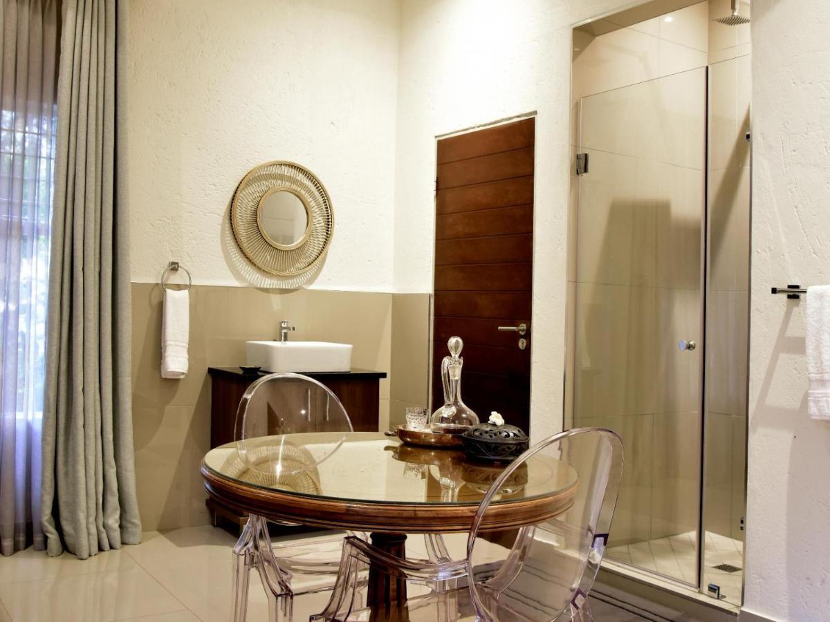 Five O'Clock Zen Boutique Guest House เซนทูเรียน ภายนอก รูปภาพ
