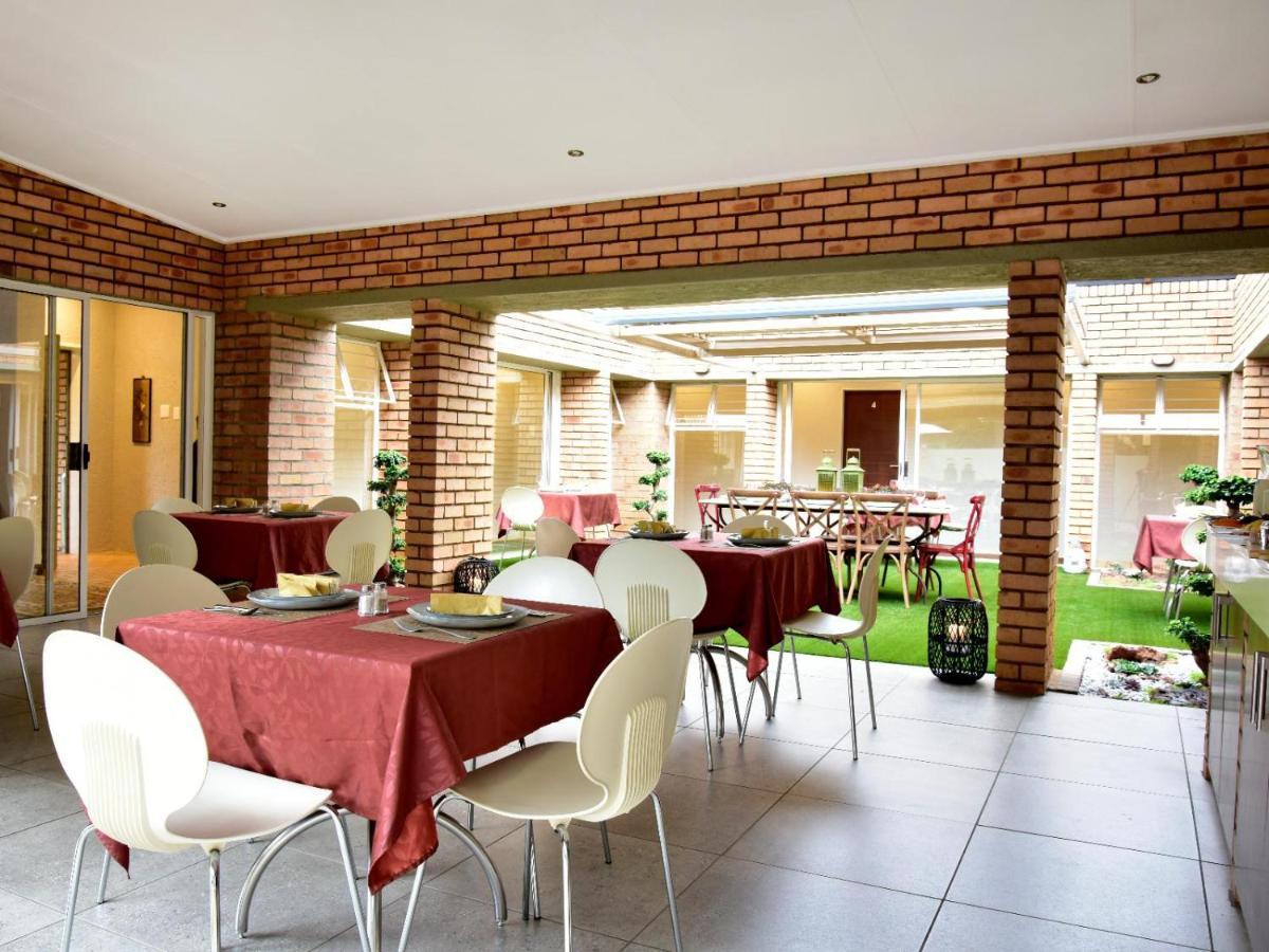 Five O'Clock Zen Boutique Guest House เซนทูเรียน ภายนอก รูปภาพ