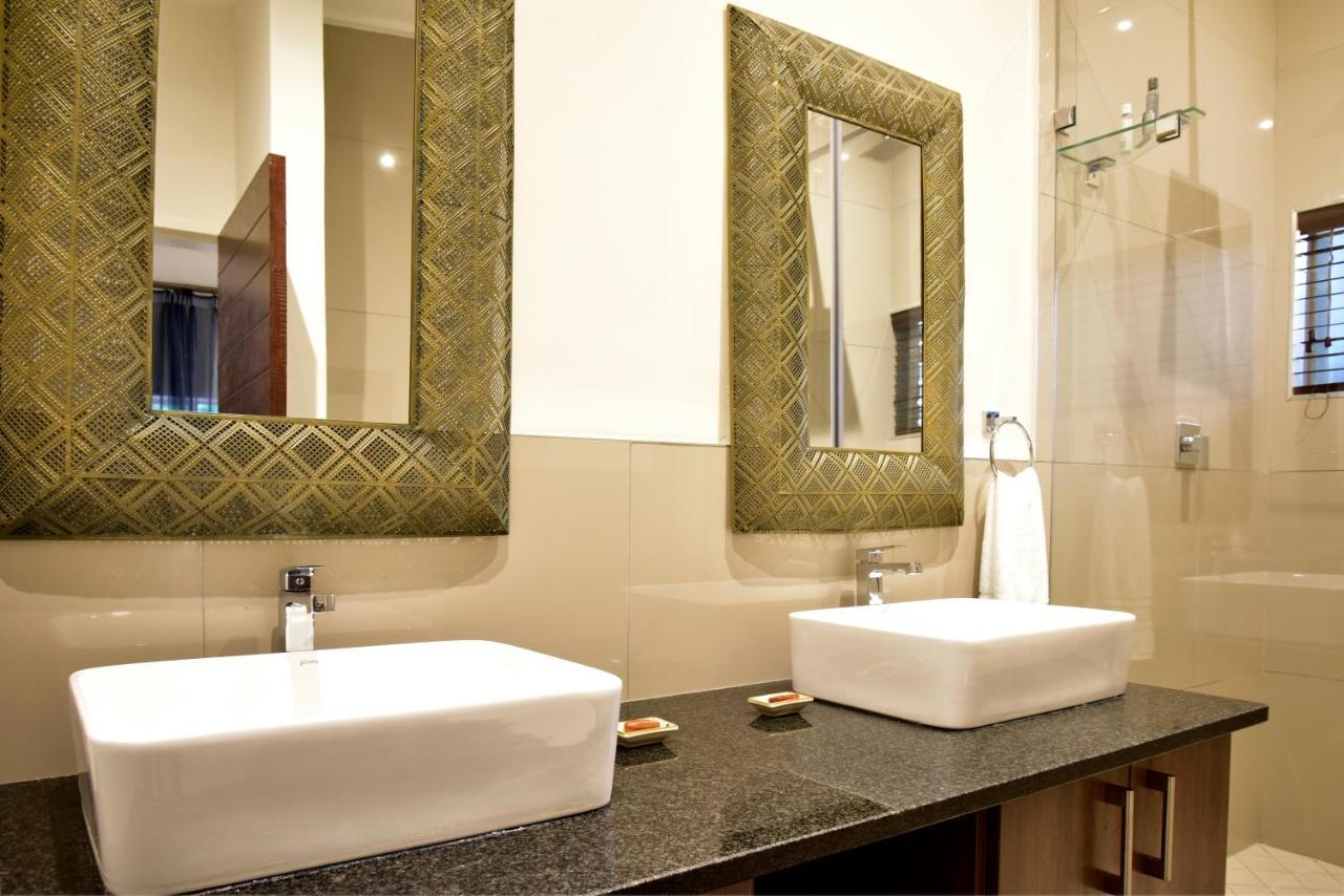 Five O'Clock Zen Boutique Guest House เซนทูเรียน ภายนอก รูปภาพ