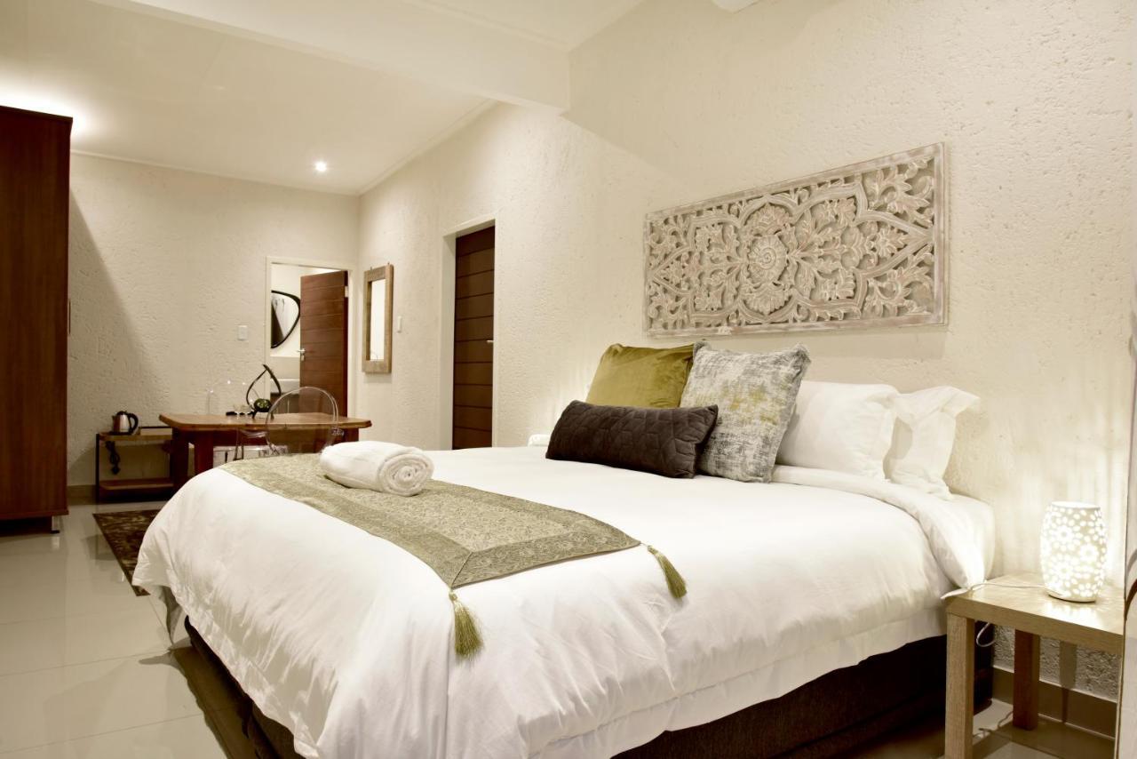 Five O'Clock Zen Boutique Guest House เซนทูเรียน ภายนอก รูปภาพ