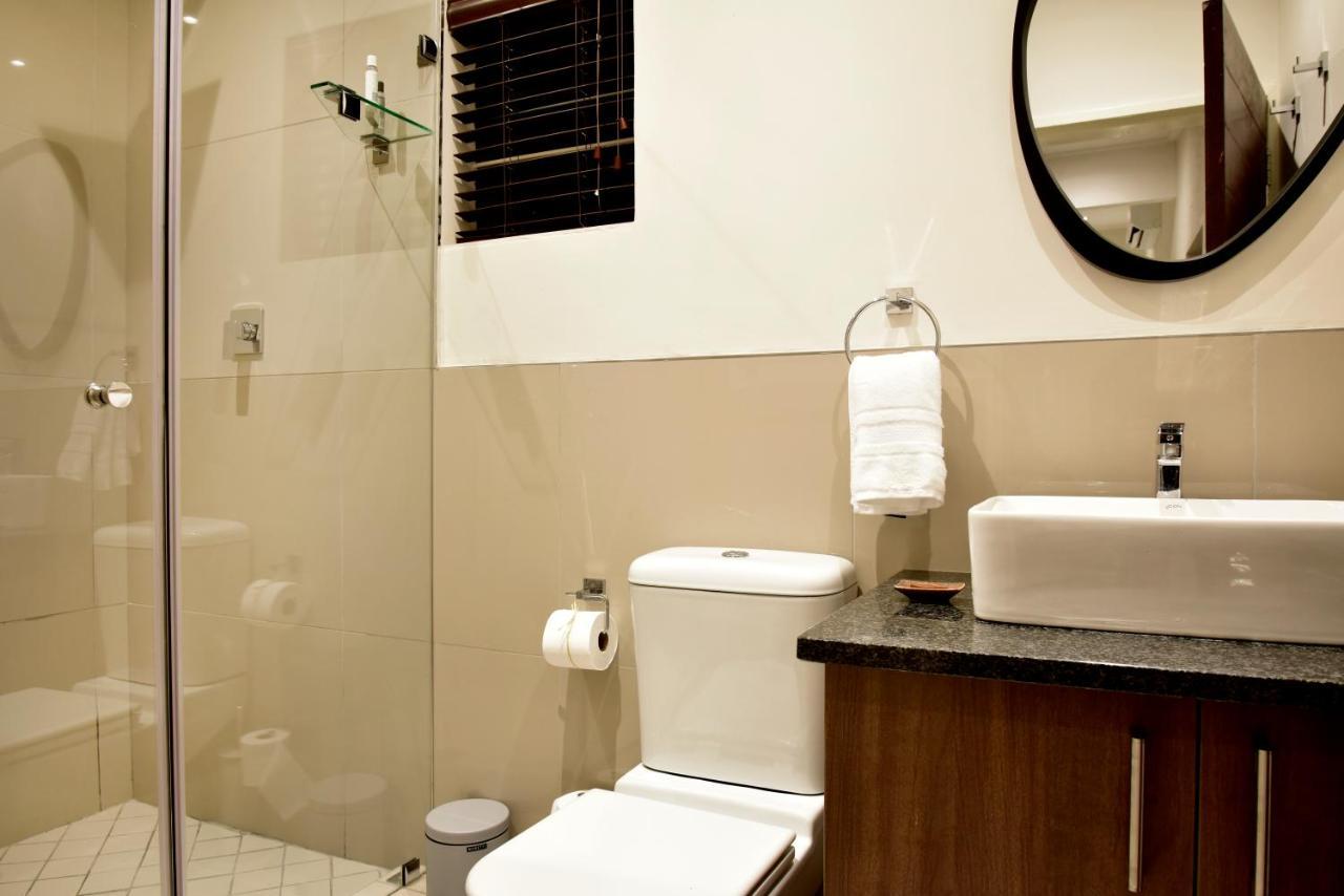 Five O'Clock Zen Boutique Guest House เซนทูเรียน ภายนอก รูปภาพ
